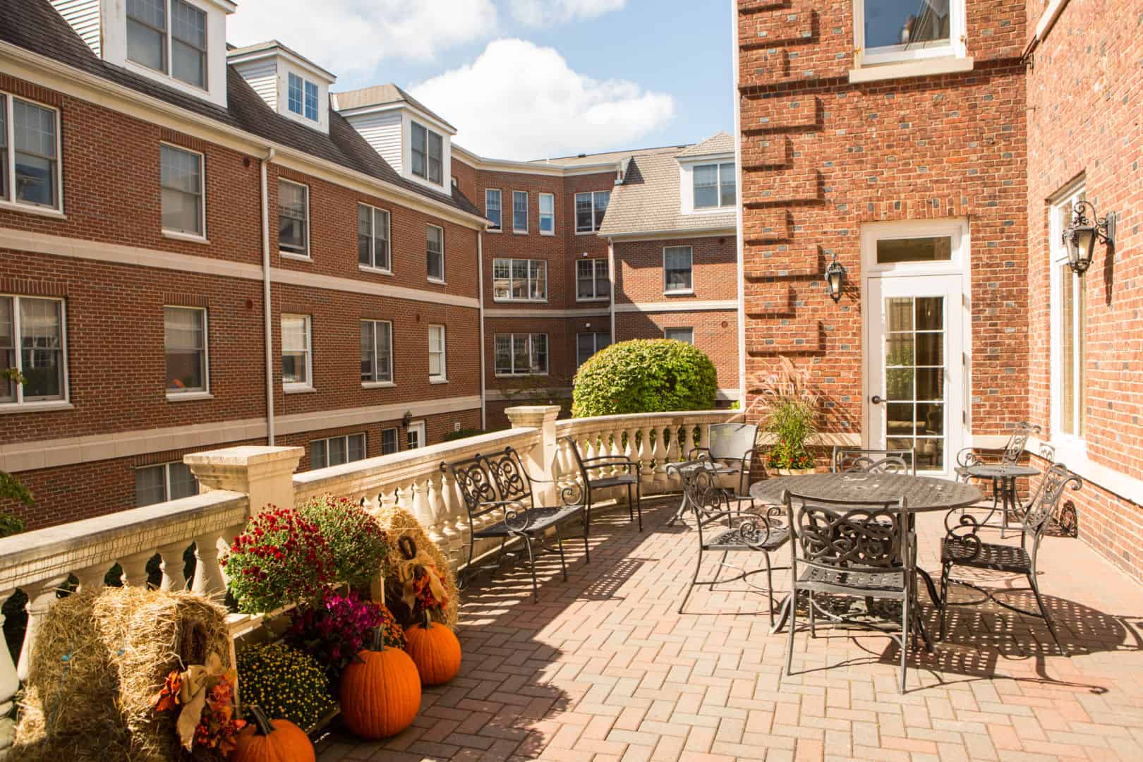 CareOne at Madison Avenue-Exterior, outdoor seating