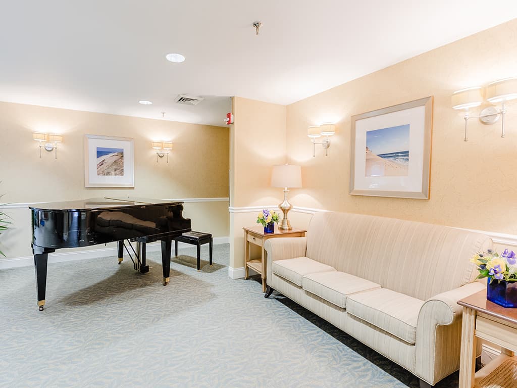 CareOne at Essex Park-Interior, sitting area