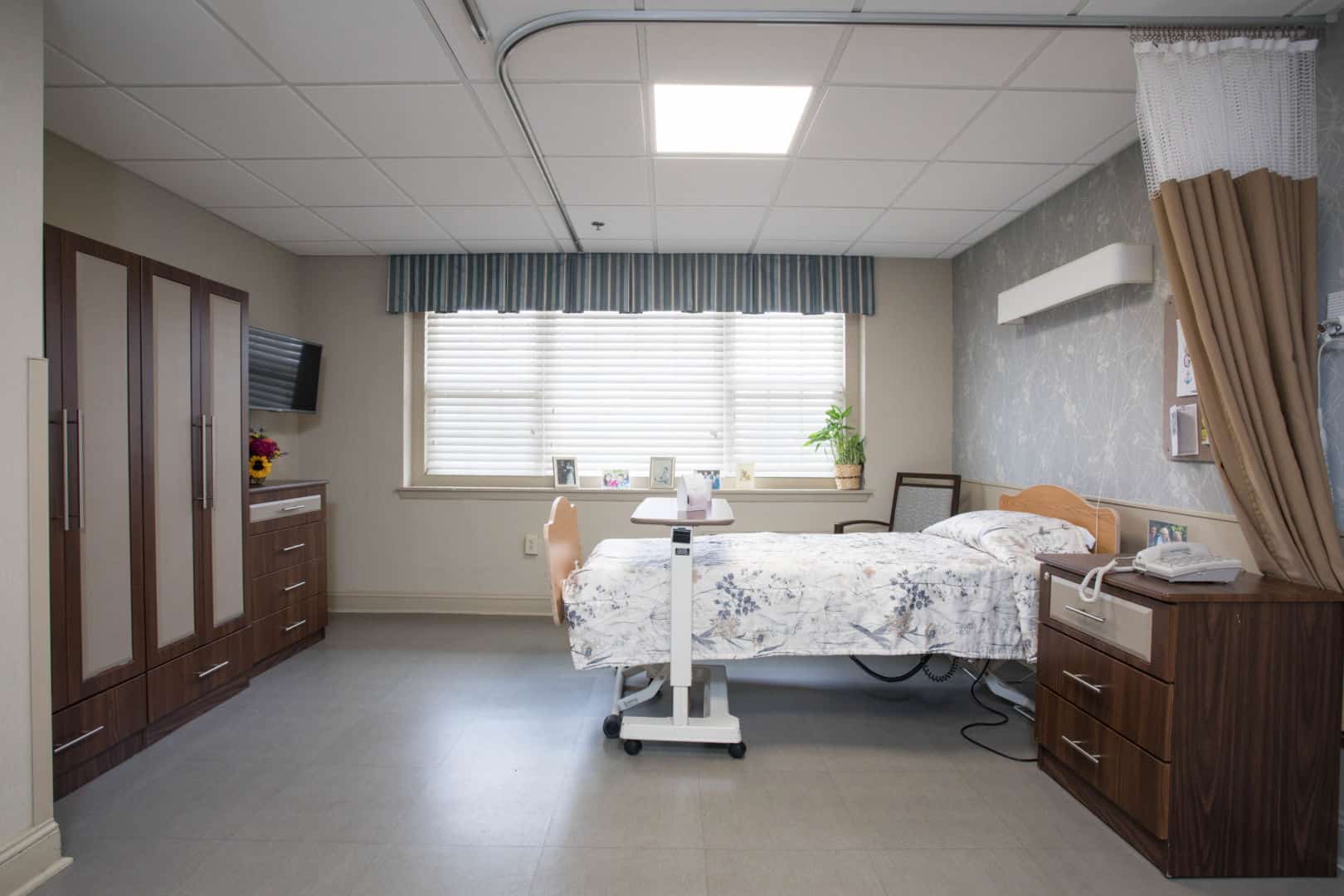 CareOne at Middletown-Interior