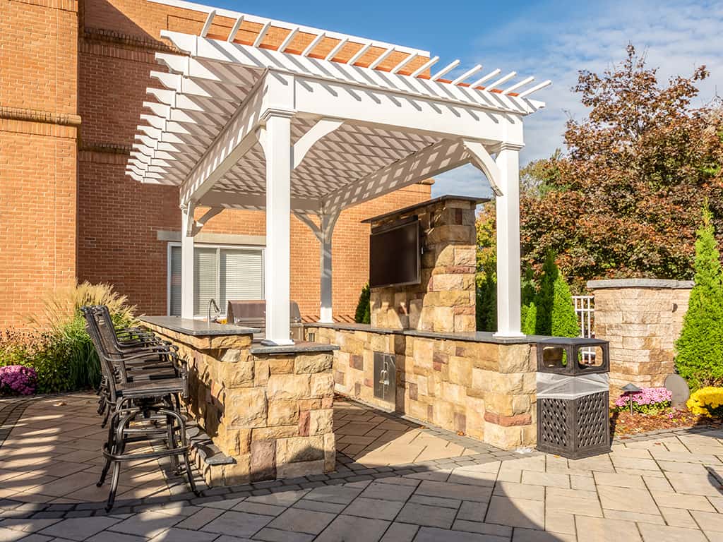 CareOne at Weymouth-Exterior, outdoor seating